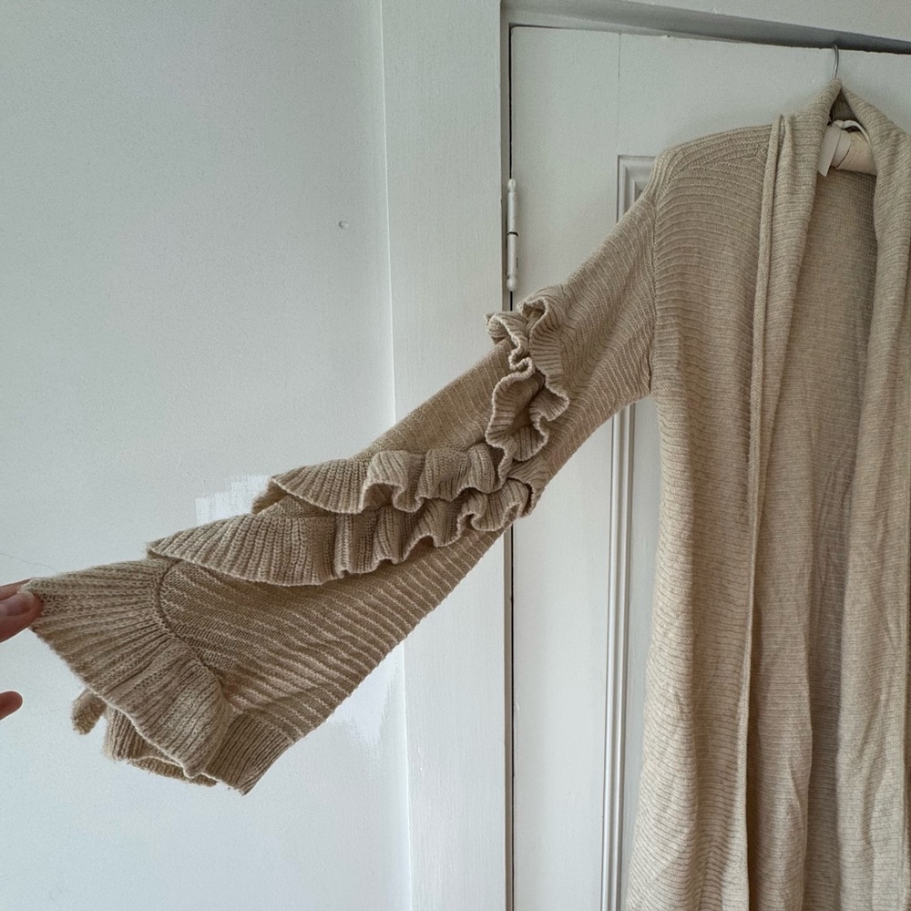 Beige Long Ruffle-Sleeve Cardigan – Size L - Picture 3 of 6